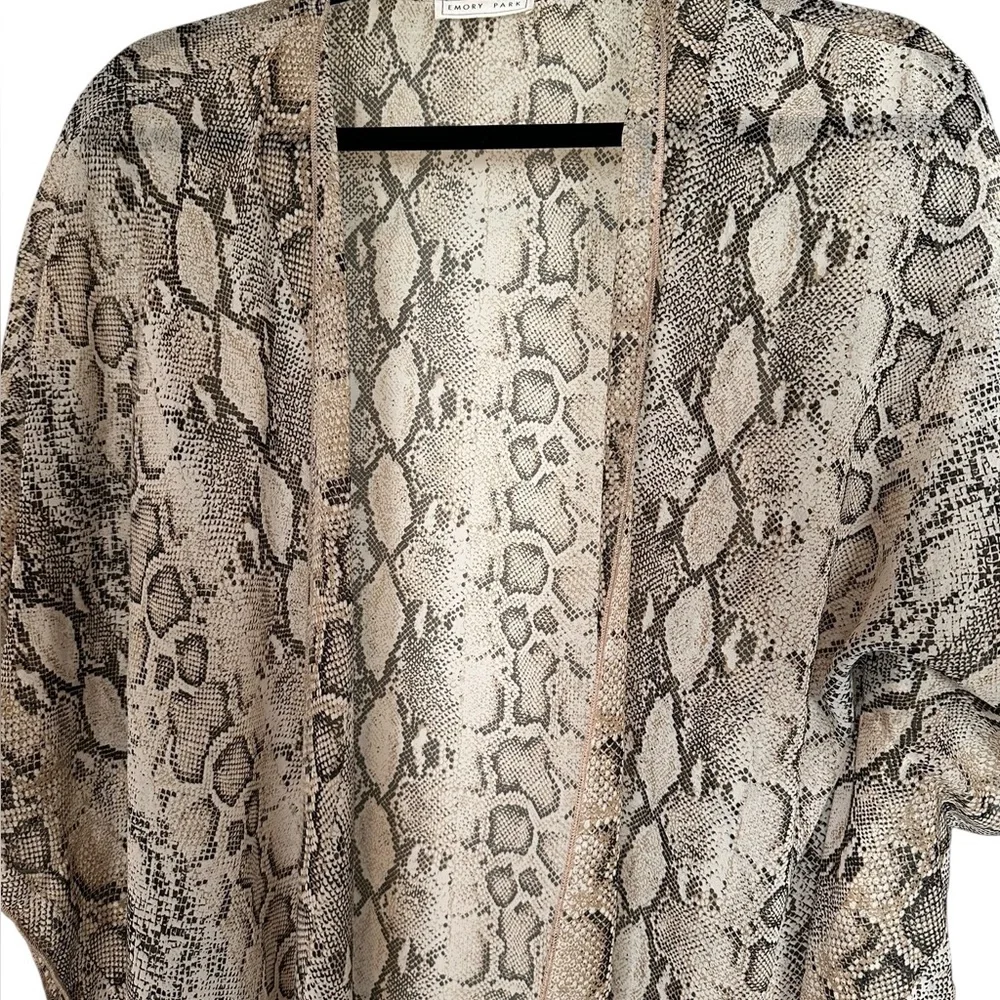 EMORY PARK snake skin print semi sheer short sleeve open front kimono FREE SIZE - Picture 3 of 5
